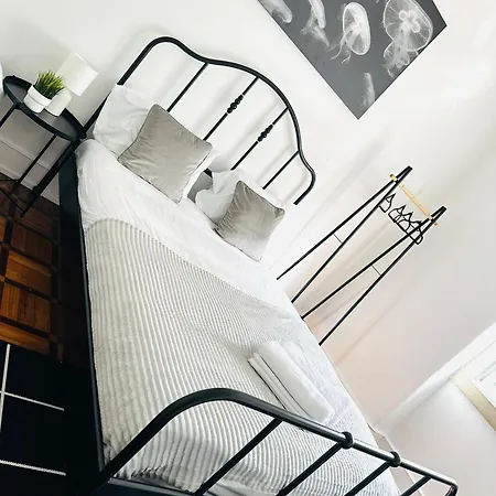 New Flat Da Horta, Location