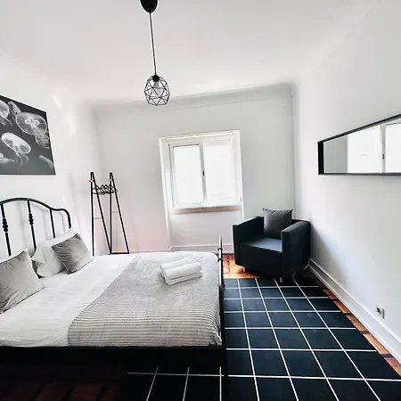 Hostel New Flat Da Horta, Location