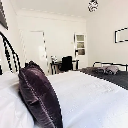 New Flat Da Horta, Location Hostel *